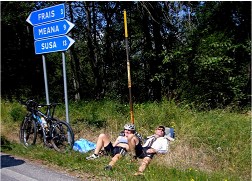 Teerauffahrt nach Frais