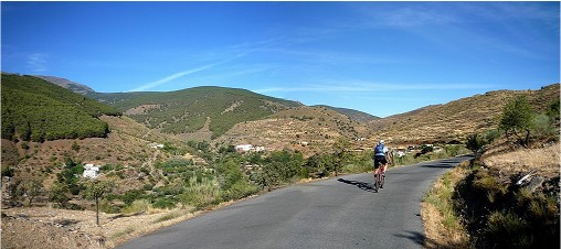 auf schmalem Teerstr��chen bis La Roza