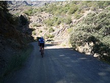 weiter auf bestem Schotter