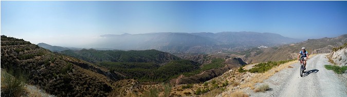 Blick zur�ck, im Hintergrund Canjayar