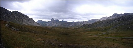 Colle Gardetta mit Rifugio Gardetta im Hintergrund